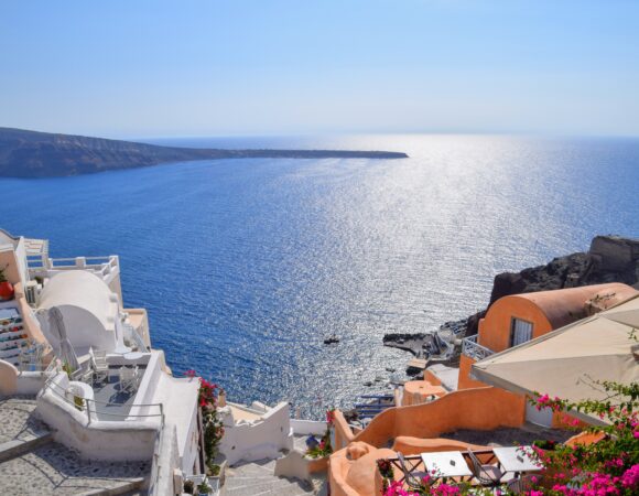 Why Santorini Should Be Your Next Vacation Spot: A Traveler’s Perspective