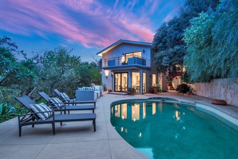 Why Booking a Beach House with Vrbo USA is the Ultimate Vacation Experience